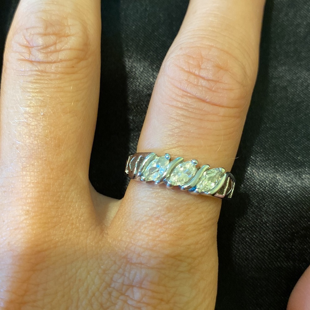 Fashion ring